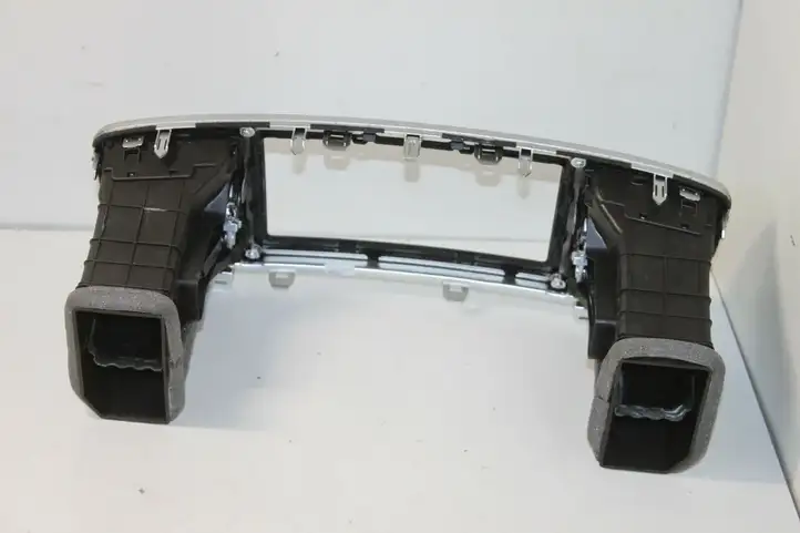 Kia Sportage (2014 - 2016) 97410F1000 Центральный воздушный дефлектор — фото 4