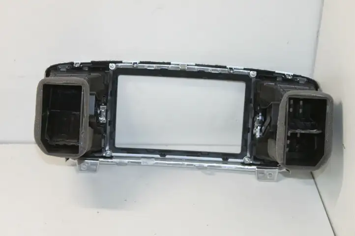 Kia Sportage (2014 - 2016) 97410F1000 Центральный воздушный дефлектор — фото 5