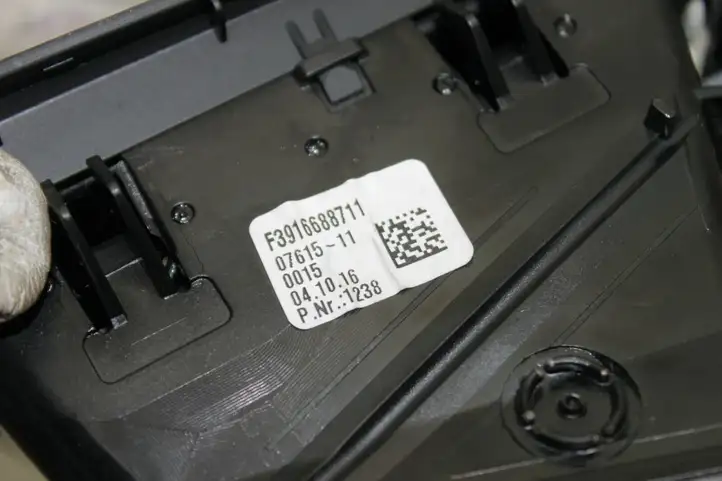 BMW 5 F10 F11 (2009 - 2016) 9166887 Боковой воздушный дефлектор — фото 3
