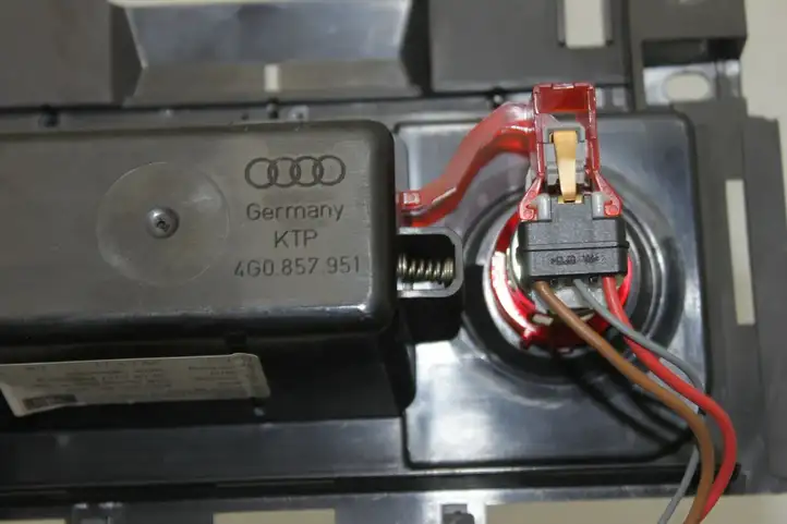 Audi A6 C7 (2011 - 2014) 4G0857951 Пепельница — фото 4