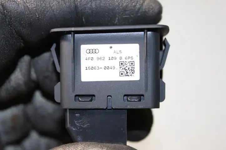 Audi A3/S3 8V (2012 - 2016) 4F0962109B Включатель сигнализации — фото 3