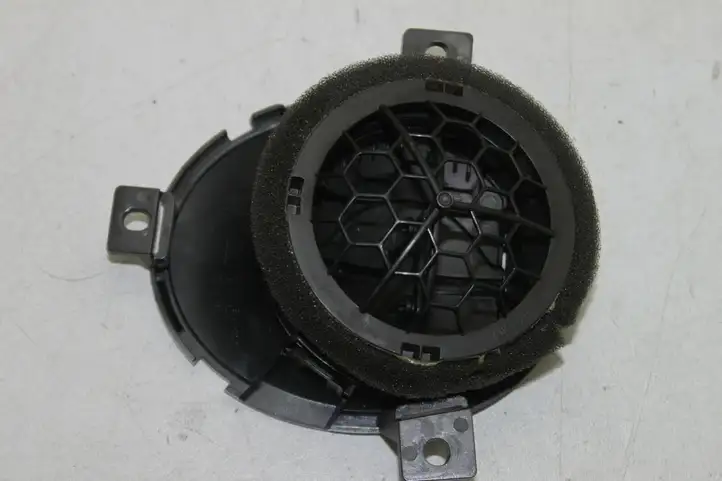 Nissan Juke I F15 (2010 - 2018) 687601KE0A Боковой воздушный дефлектор — фото 3