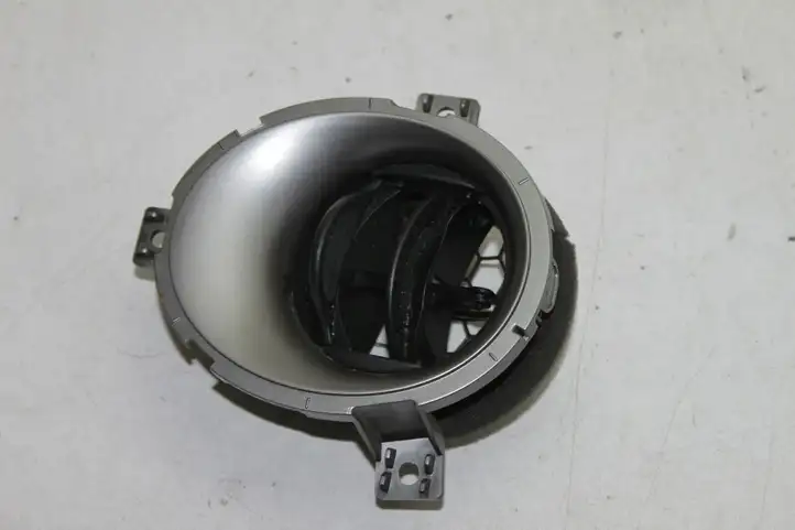 Nissan Juke I F15 (2010 - 2018) 68761 Боковой воздушный дефлектор — фото 1