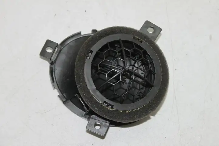Nissan Juke I F15 (2010 - 2018) 68761 Боковой воздушный дефлектор — фото 3