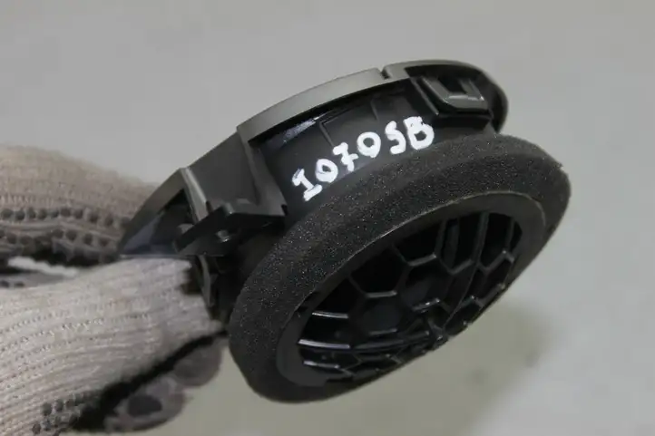 Nissan Juke I F15 (2010 - 2018) 68761 Боковой воздушный дефлектор — фото 5
