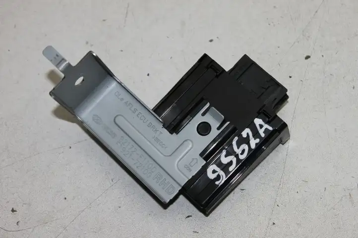 Kia Sportage (2016 - 2018)  92170F1100 Другие блоки управления / модули