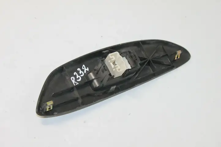 Toyota Yaris (1999 - 2003) Кнопка стеклоподъемников — фото 4