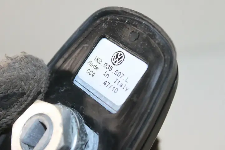 Volkswagen PASSAT B7 (2011 - 2014) 1K0035507L GPS антенна — фото 4