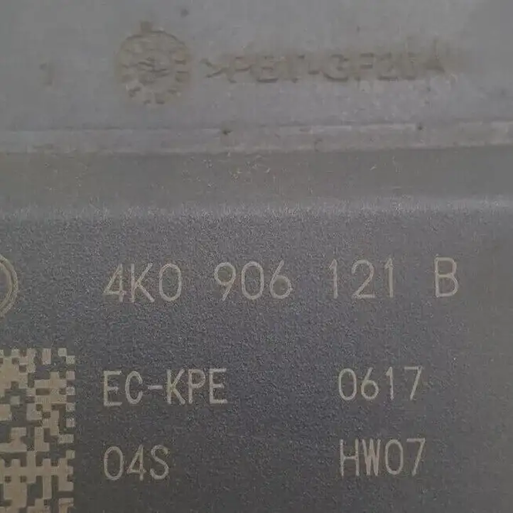 Audi A6 C7 (2014 - 2018) 4K0906121B Реле насоса горючего — фото 2