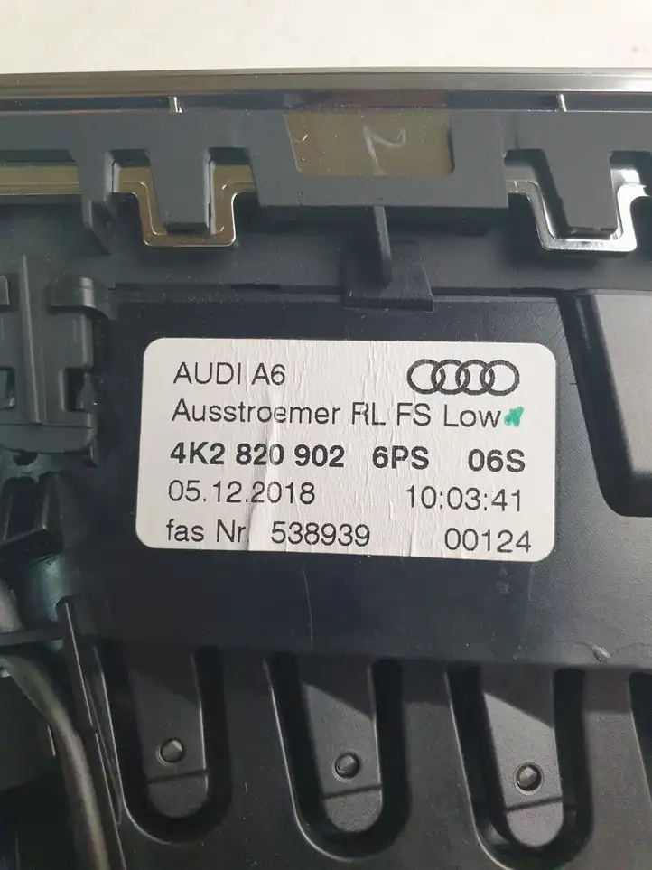 Audi A6 C7 (2014 - 2018) 4K2820902 Боковой воздушный дефлектор — фото 3