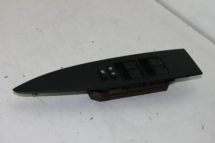 Toyota Avensis T270 (2009 - 2012) 8404005040 Блок кнопок стеклоподъемников — фото 2
