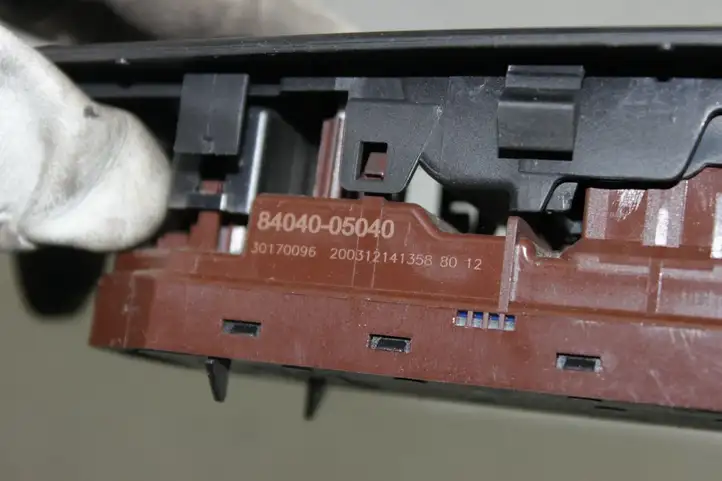 Toyota Avensis T270 (2009 - 2012) 8404005040 Блок кнопок стеклоподъемников — фото 4