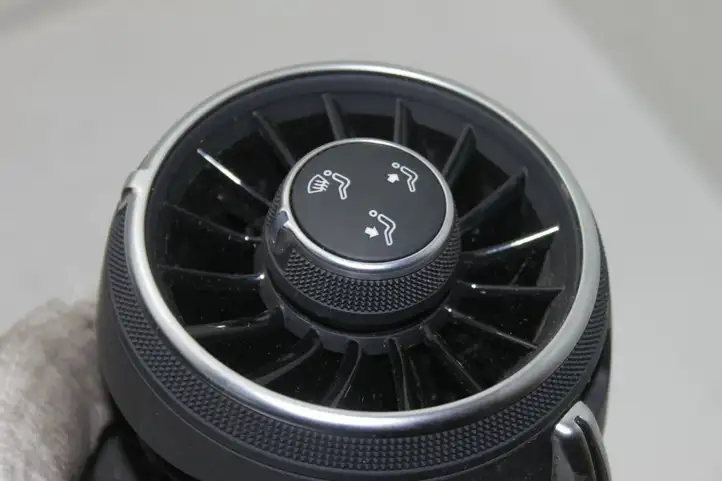 Audi TT TTS RS Mk3 8S (2014 - 2018) 8S2820952 Боковой воздушный дефлектор — фото 2