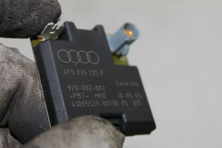 Audi A6 S6 C6 4F (2008 - 2011) 4F5035225L Усилитель антенны — фото 3