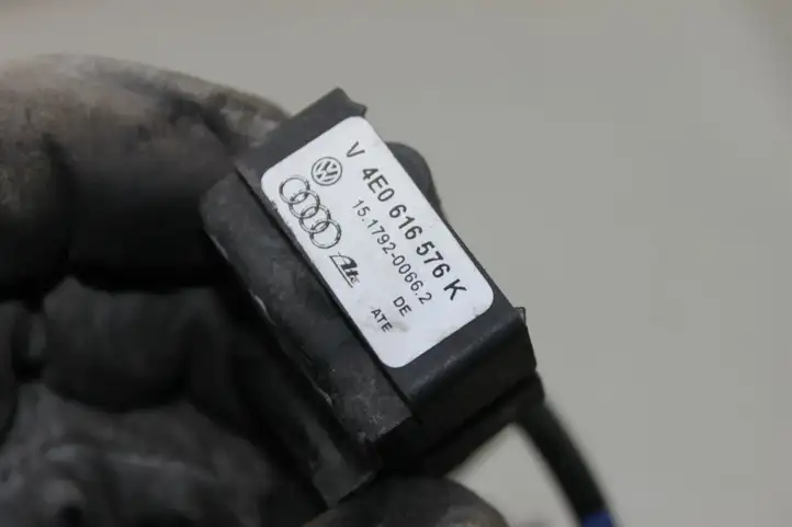 Audi A8 S8 D3 4E (2007 - 2010) 4E0616576K Датчик ускорения — фото 3