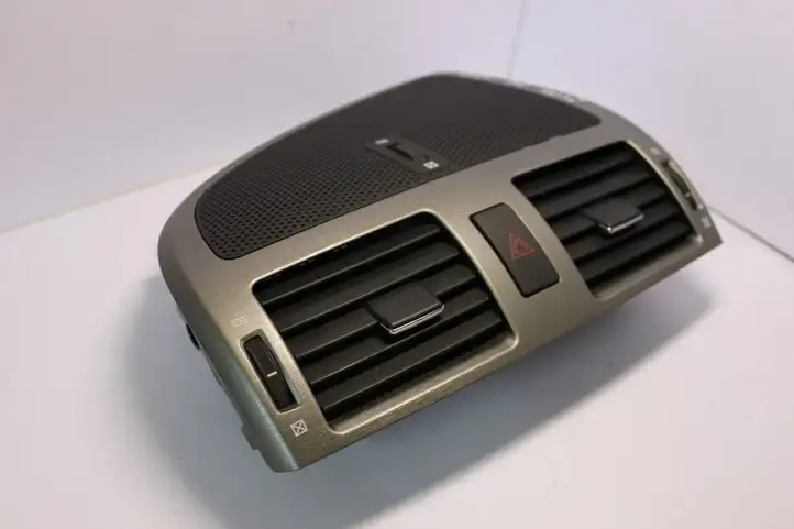 Toyota Avensis T270 (2009 - 2012) 5567005100 Центральный воздушный дефлектор — фото 2