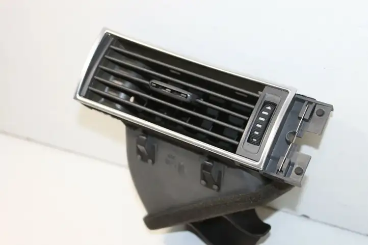 Audi A6 S6 C6 4F (2004 - 2008) 4F1820902B Боковой воздушный дефлектор — фото 3