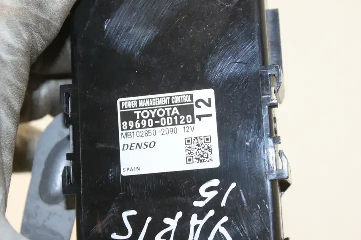 Toyota Yaris (2014 - 2019) 896900D120 Прочие блоки управления — фото 2