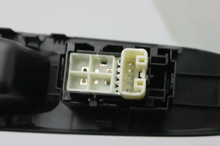 Toyota Yaris (2014 - 2019) 74231-0D690 Блок кнопок стеклоподъемников — фото 4