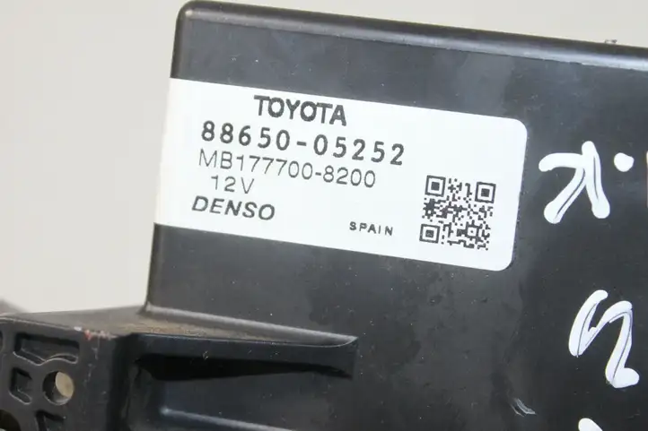 Toyota Avensis T270 (2009 - 2012) 8865005252 Прочие блоки управления — фото 2