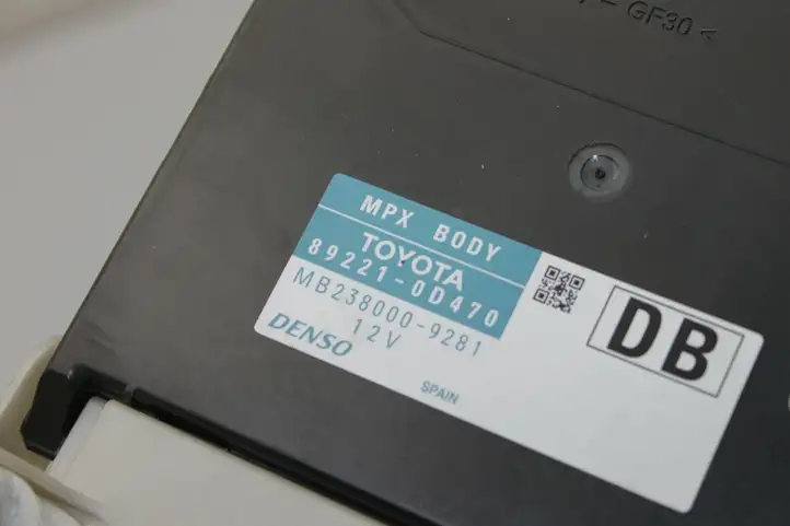 Toyota Yaris (2014 - 2019) 892210D470 Прочие блоки управления — фото 3