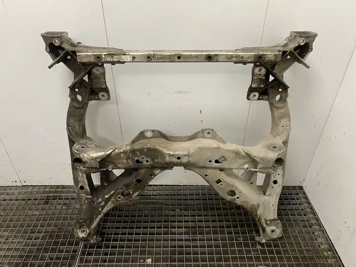 BMW 6 F12 F13 (2010 - 2018) 6797643 Передняя балка подвески — фото 1