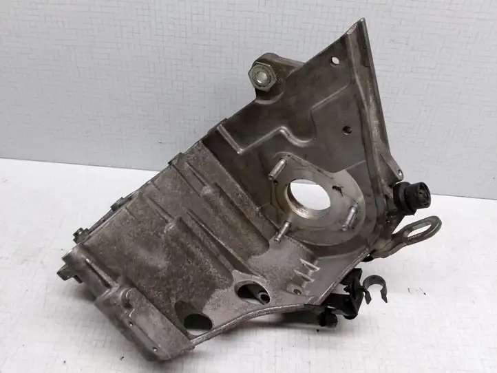 Opel Zafira B (2006 - 2008) 55187918 Кронштейн топливного насоса — фото 2