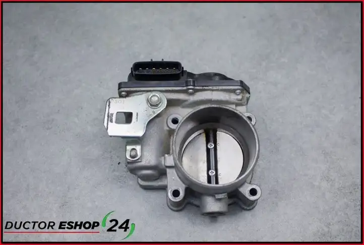 Mazda 3 II (2013 - 2017) PE0113640B Дроссельная заслонка — фото 1
