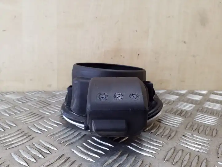 Audi A5 8T 8F (2007 - 2011) 8K0010508R Крышка топливного бака — фото 4