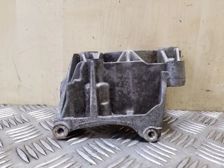 Land Rover Freelander 2 - LR2 (2006 - 2010) 9656597780 Кронштейн топливного фильтра — фото 2