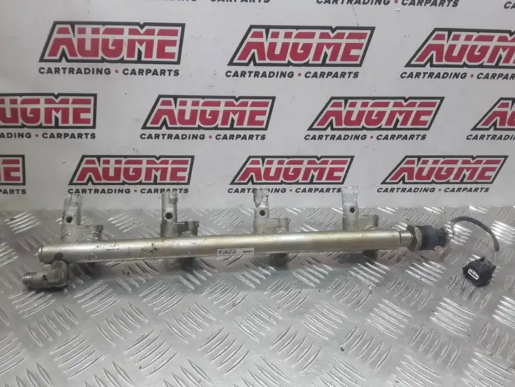 Land Rover Range Rover L322 (2009 - 2012) 8W939G774AE Магистральная топливная трубка — фото 1