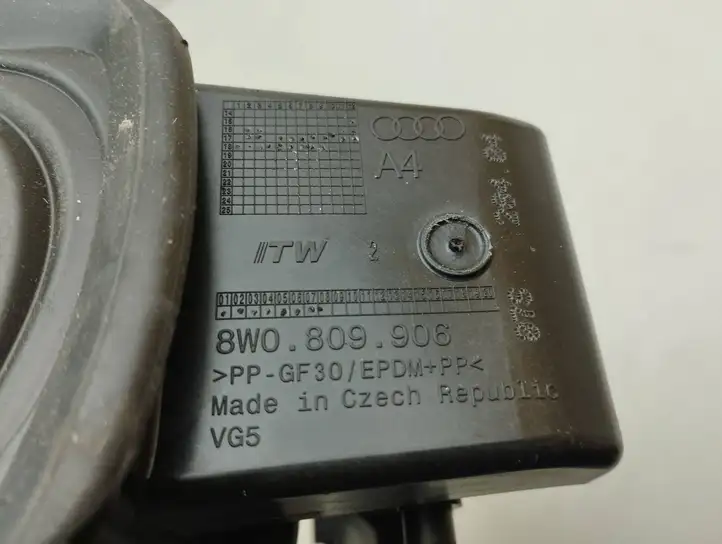 Audi A4 S4 B9 8W (2019 - ) 8W0809906 Крышка топливного бака — фото 8