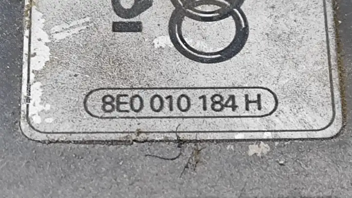 Audi A4 S4 B6 8E 8H (2000 - 2006) 8E0010184H Крышка топливного бака — фото 4