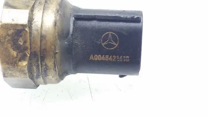 Mercedes-Benz E W212 (2009 - 2016) A0045421618 Датчик уровня топлива — фото 3