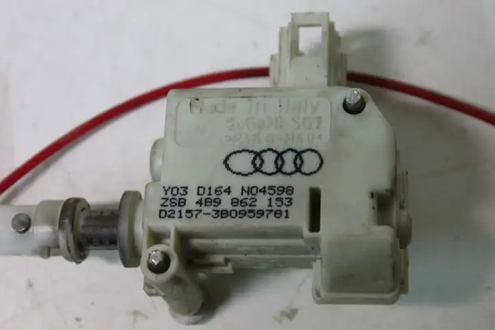 Audi A6 S6 C5 4B (2001 - 2004) 3B0959781 Актуатор замка задней двери — фото 2