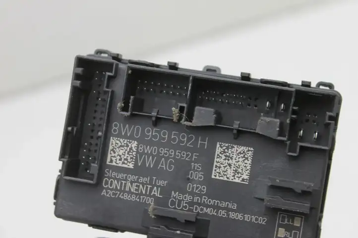 Audi A4 S4 B9 (2015 - 2019) 8W0959592H Блок управления дверью — фото 3
