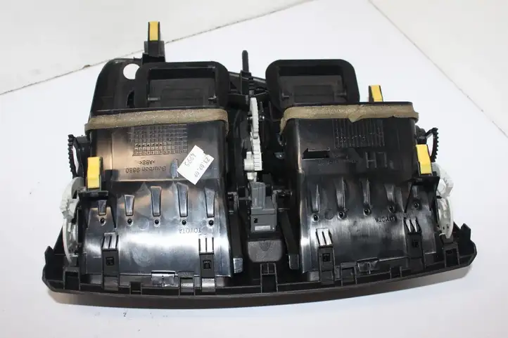 Toyota Avensis T270 (2009 - 2012) 5567005100 Центральный воздушный дефлектор — фото 8