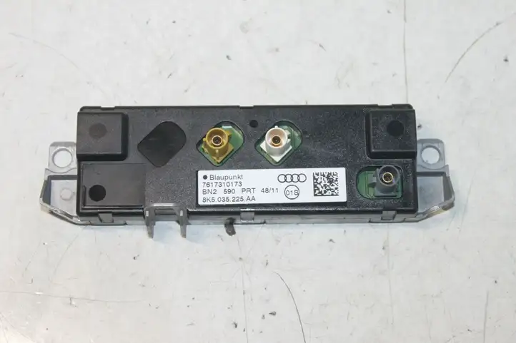 Audi A4 S4 B8 8K (2007 - 2011) 8K5035225AA Усилитель антенны — фото 1