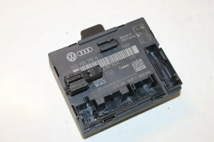 Audi A4 S4 B8 8K (2007 - 2011) 8K0959792N Блок управления дверью — фото 1