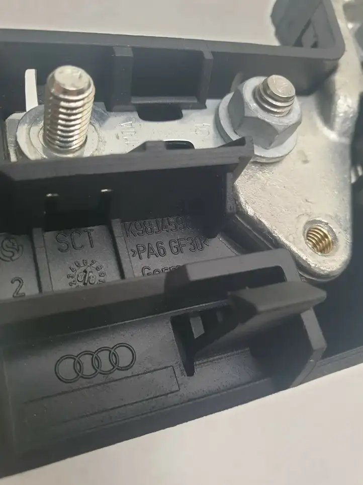 Audi A5 8T 8F (2007 - 2011) K98J4590 Плюсовой провод аккумулятора — фото 4