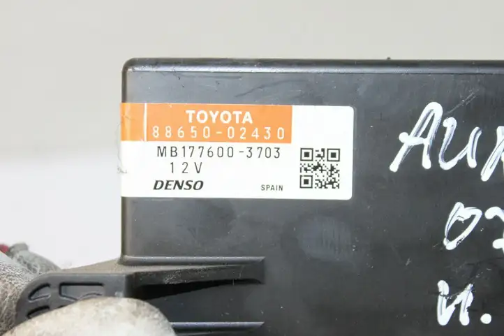 Toyota Auris 150 (2006 - 2012) 8865002430 Модуль управления кондиционером — фото 4