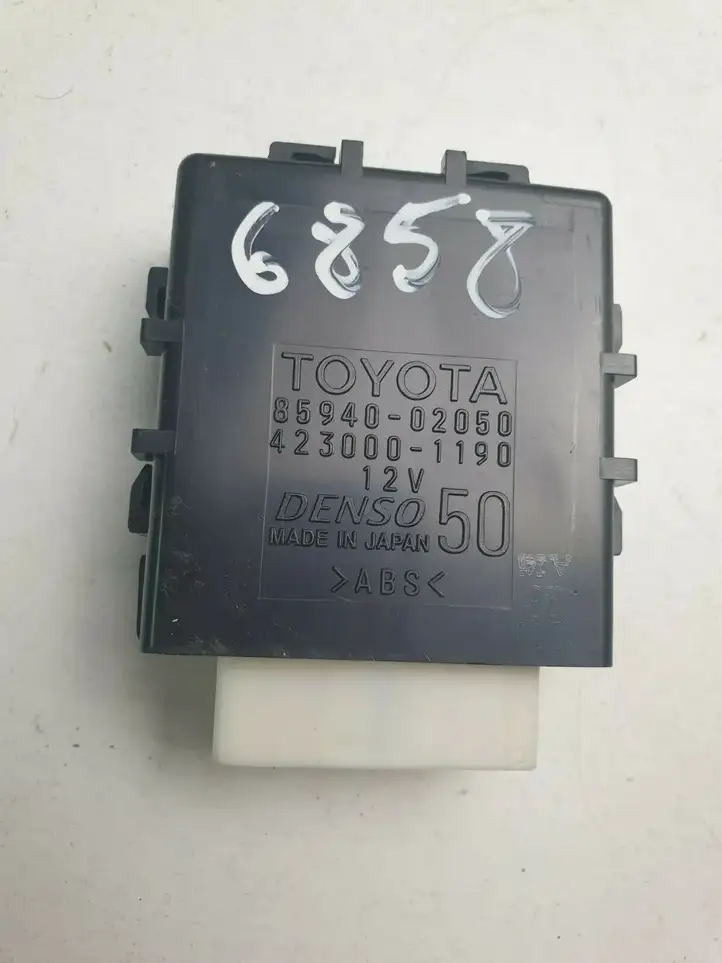 Toyota Auris 150 (2006 - 2012) 8594002050 Прочие блоки управления — фото 1