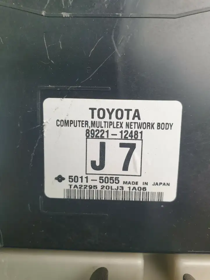 Toyota Auris 150 (2006 - 2012) 8922112481 Модуль комфорта — фото 2