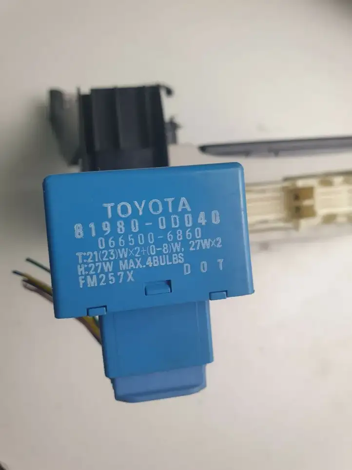 Toyota Auris 150 (2006 - 2012) 8922112481 Модуль комфорта — фото 6
