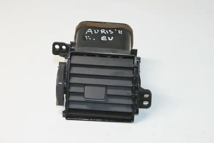 Toyota Auris 150 (2006 - 2012) Боковой воздушный дефлектор — фото 1