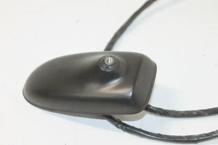 Toyota Auris E180 (2012 - 2018) GPS антенна — фото 2