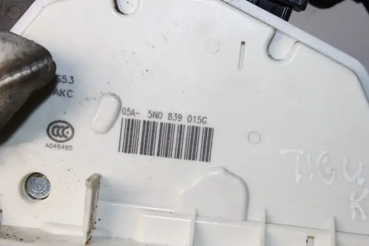 Volkswagen Tiguan (2011 - 2016) 5N0839015C Замок задней двери — фото 4