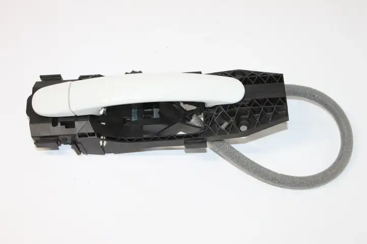 Volkswagen Tiguan (2011 - 2016) 5N0837017E Наружная ручка двери — фото 1