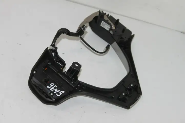 Toyota Corolla E160 E170 (2013 - ) Кнопки на рулевом колесе — фото 8