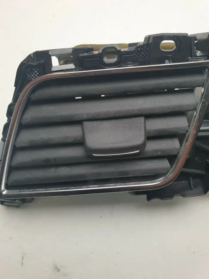 Audi A8 S8 D4 4H (2010 - 2014) 4h1820901A Боковой воздушный дефлектор — фото 3